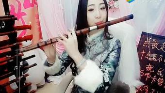 国产美女吹笛视频,国产美女吹笛视频展现古典韵味