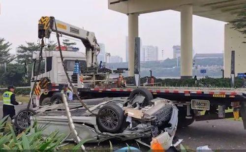 国产电动车坠桥事故视频  第3张